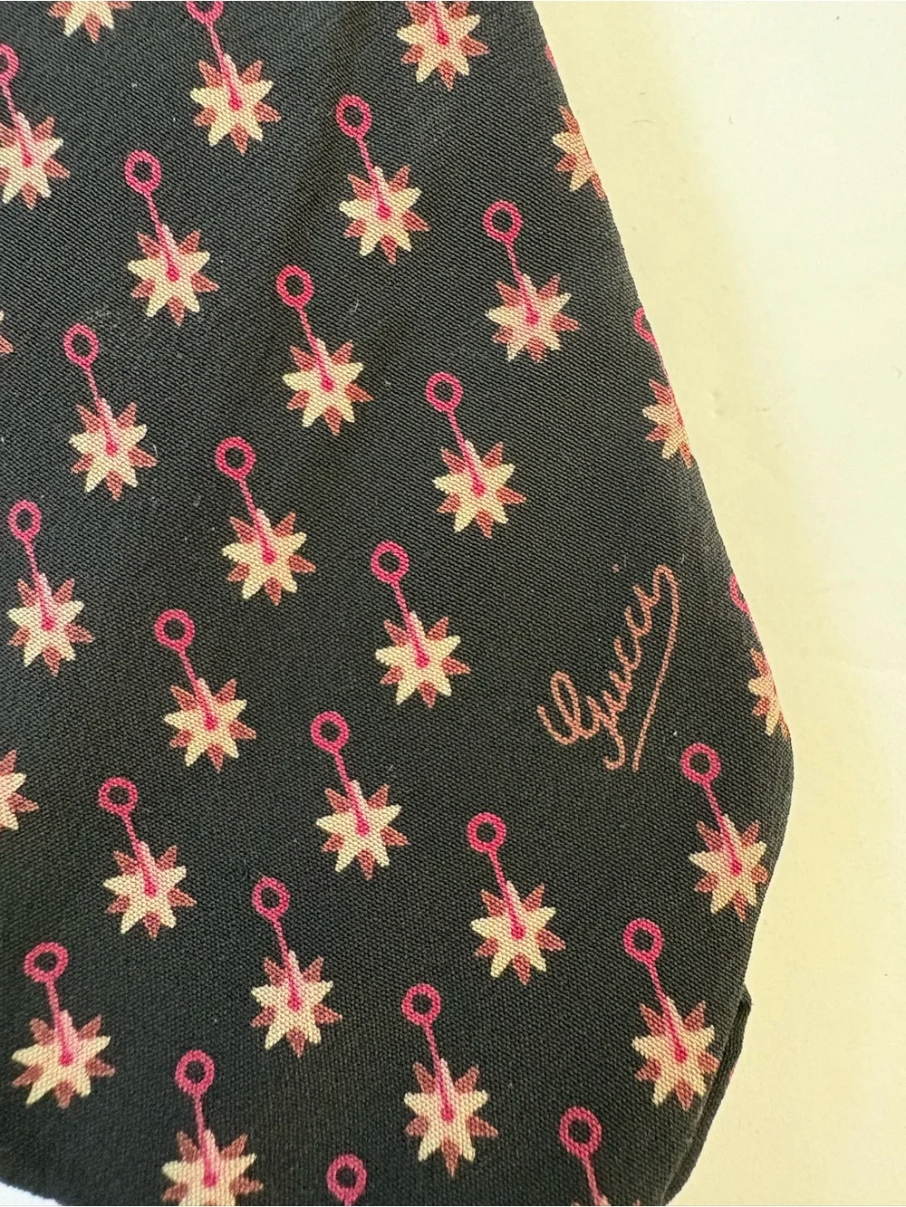 Gucci elegant silk